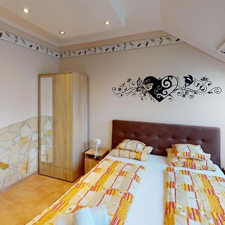 Cristian Apartman Hajduszoboszlo Exterior photo